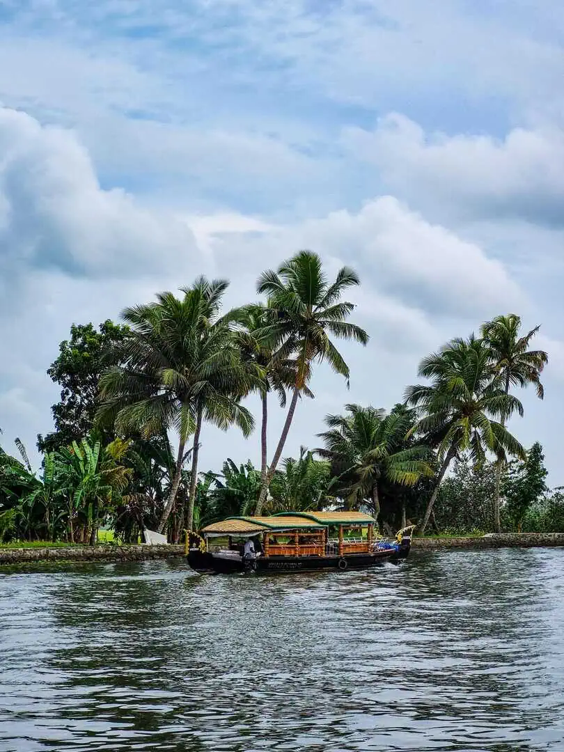 Flights from Australia to Kerala backwaters South India